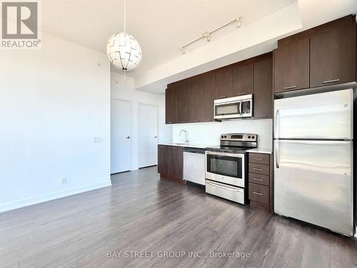 2801 - 2200 Lake Shore Boulevard W, Toronto, ON - Indoor Photo Showing Kitchen