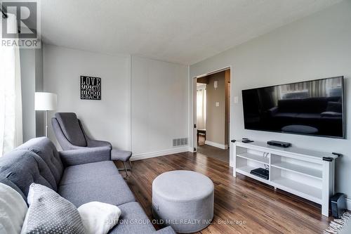 3 Hillbank Trail, Brampton, ON - Indoor Photo Showing Living Room