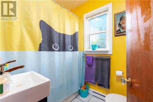 26 Leslie St, Moncton, NB - Indoor Photo Showing Bathroom