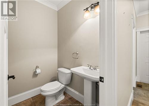 69 Maurice Cres, Dieppe, NB - Indoor Photo Showing Bathroom