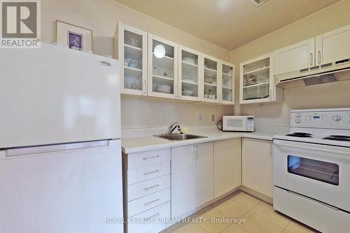 #109 -1A Dale Ave, Toronto, ON - Indoor Photo Showing Kitchen