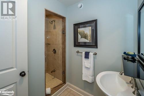 3876 Muskoka Road 118 W Unit# Carling 10-W3, Port Carling, ON - Indoor Photo Showing Bathroom