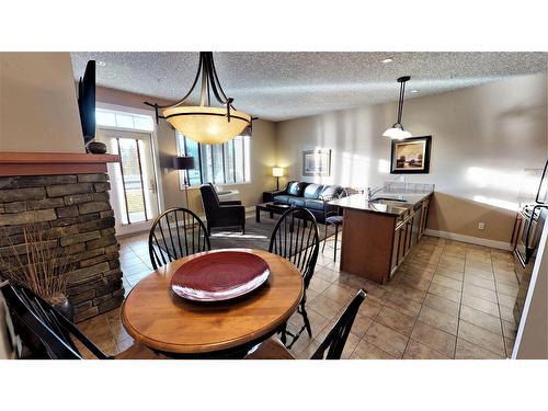 415 Q - 400 Bighorn Boulevard, Radium Hot Springs, BC - Indoor Photo Showing Dining Room