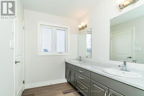 371 Linden Valley Rd, Kawartha Lakes, ON - Indoor Photo Showing Bathroom