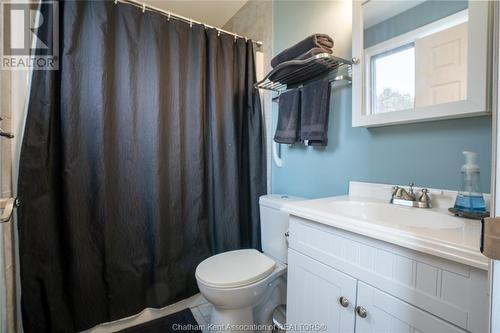 92 Mount Pleasant Crescent, Wallaceburg, ON - Indoor Photo Showing Bathroom
