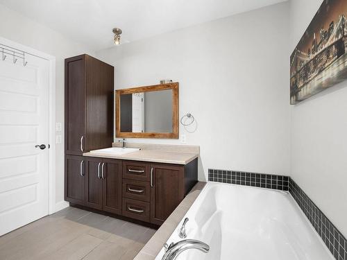 Salle de bains - 68Az  - 68Bz Rue Principale, Saint-Raphaël, QC - Indoor Photo Showing Bathroom
