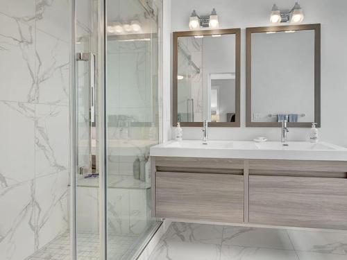 2695 Telford Drive, Kamloops, BC - Indoor Photo Showing Bathroom