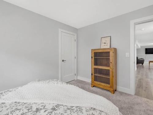 2695 Telford Drive, Kamloops, BC - Indoor Photo Showing Bedroom
