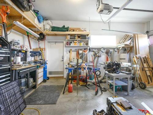 2695 Telford Drive, Kamloops, BC - Indoor Photo Showing Garage