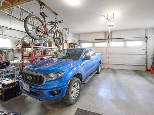 2695 Telford Drive, Kamloops, BC - Indoor Photo Showing Garage