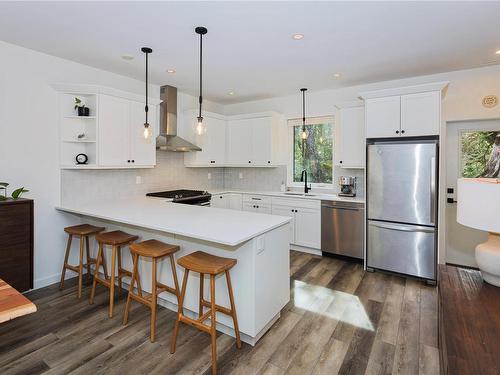770 Rainforest Dr, Ucluelet, BC - Indoor Photo Showing Kitchen With Double Sink With Upgraded Kitchen