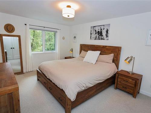 770 Rainforest Dr, Ucluelet, BC - Indoor Photo Showing Bedroom