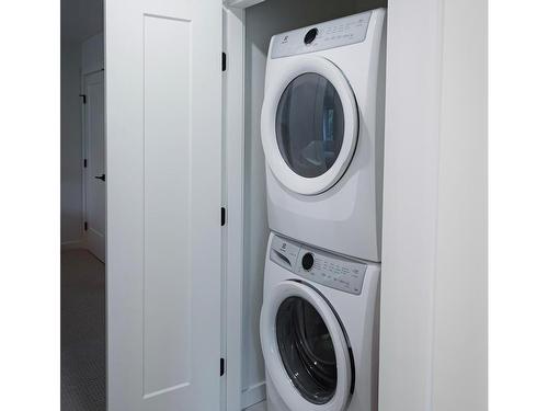 770 Rainforest Dr, Ucluelet, BC - Indoor Photo Showing Laundry Room