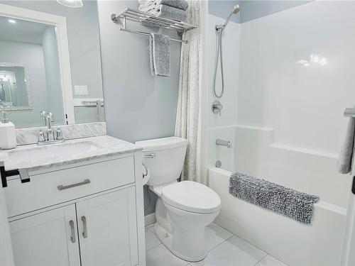 770 Rainforest Dr, Ucluelet, BC - Indoor Photo Showing Bathroom