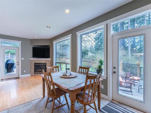 1421 Algonkin Rd, Duncan, BC - Indoor Photo Showing Dining Room With Fireplace