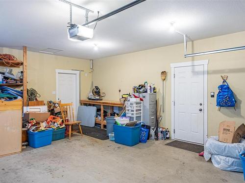 1421 Algonkin Rd, Duncan, BC - Indoor Photo Showing Garage