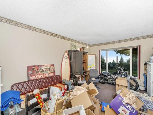 593 Scollard Rd, Mill Bay, BC - Indoor Photo Showing Other Room