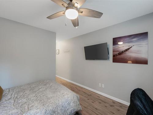 5900 Stonehaven Dr, Duncan, BC - Indoor Photo Showing Bedroom