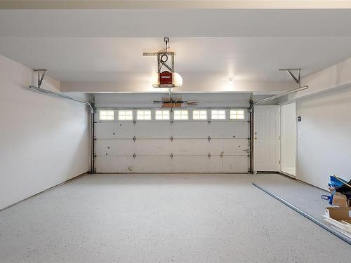 234 Michigan St, Victoria, BC - Indoor Photo Showing Garage