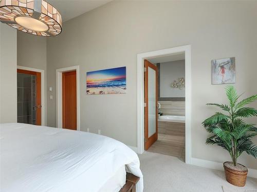 9969 Third St, Sidney, BC - Indoor Photo Showing Bedroom