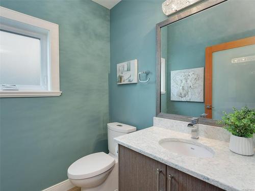 9969 Third St, Sidney, BC - Indoor Photo Showing Bathroom