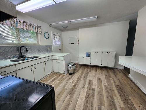 925 Haida Ave, Port Alice, BC - Indoor Photo Showing Kitchen