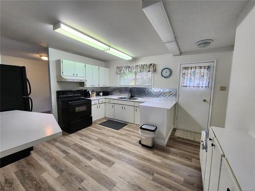 925 Haida Ave, Port Alice, BC - Indoor Photo Showing Kitchen