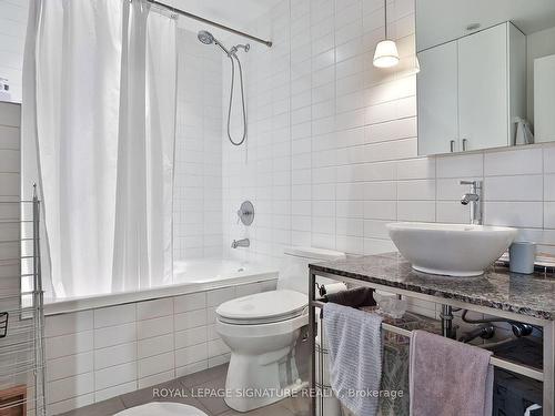 803-75 Portland St, Toronto, ON - Indoor Photo Showing Bathroom