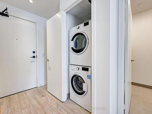 1512-55 Mercer St, Toronto, ON - Indoor Photo Showing Laundry Room
