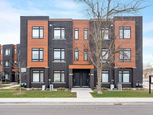 51-370 Red Maple Rd, Richmond Hill, ON - Outdoor With Facade