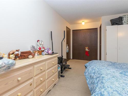 209-1020 Esquimalt Rd, Esquimalt, BC - Indoor Photo Showing Bedroom