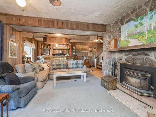 19455 Shaws Creek Rd, Caledon, ON - Indoor Photo Showing Living Room With Fireplace