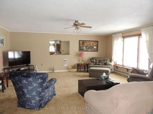 774074 Highway 10, Grey Highlands, ON - Indoor Photo Showing Living Room