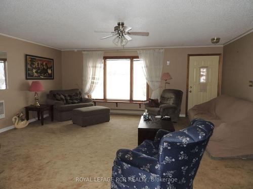 774074 Highway 10, Grey Highlands, ON - Indoor Photo Showing Living Room