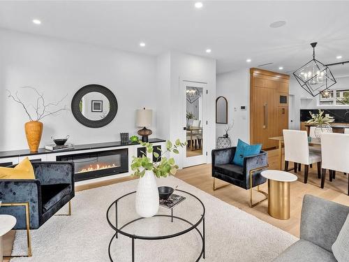 931 Redfern St, Victoria, BC - Indoor With Fireplace
