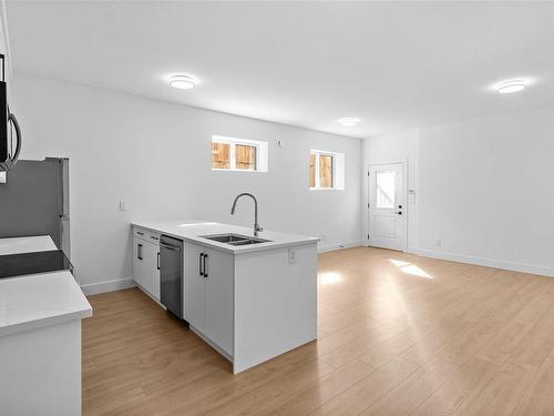 931 Redfern St, Victoria, BC - Indoor Photo Showing Kitchen With Double Sink