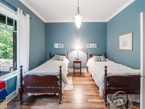 1743 Galvin Pl, Qualicum Beach, BC - Indoor Photo Showing Bedroom