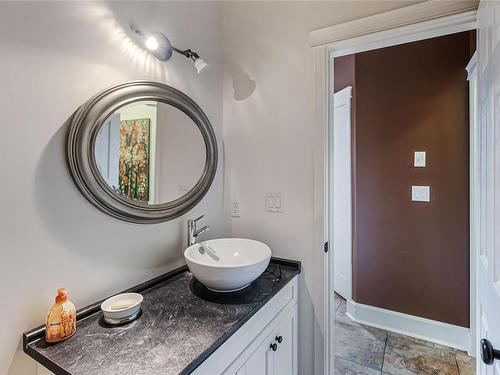 1743 Galvin Pl, Qualicum Beach, BC - Indoor Photo Showing Bathroom