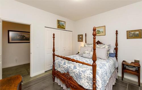 2611 Duncan Road, Blind Bay, BC - Indoor Photo Showing Bedroom