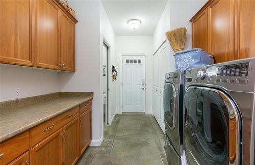 2611 Duncan Road, Blind Bay, BC - Indoor Photo Showing Laundry Room