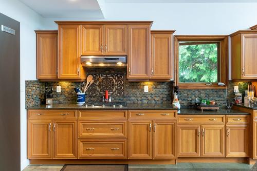 2611 Duncan Road, Blind Bay, BC - Indoor Photo Showing Kitchen