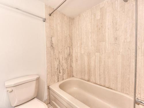 Bathroom - 205-3455 Rue Drummond, Montréal (Ville-Marie), QC - Indoor Photo Showing Bathroom
