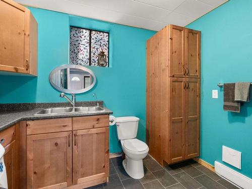 1809 Cardinal Creek Road, Kelowna, BC - Indoor Photo Showing Bathroom