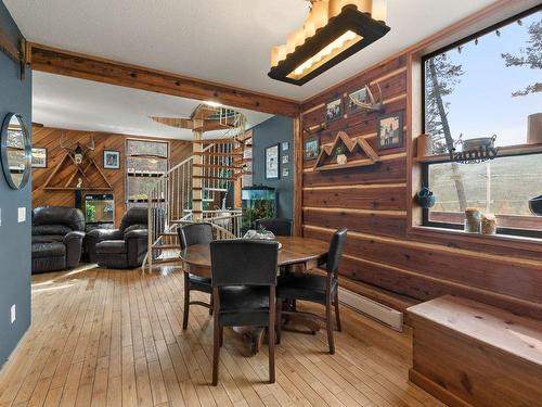 1809 Cardinal Creek Road, Kelowna, BC - Indoor Photo Showing Dining Room