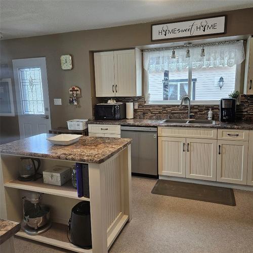 2315 Wilson Avenue, Armstrong, BC - Indoor Photo Showing Kitchen With Double Sink