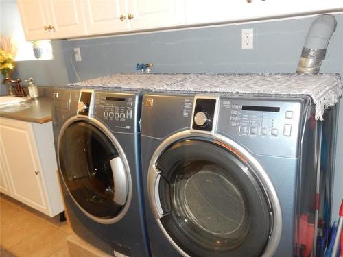 2315 Wilson Avenue, Armstrong, BC - Indoor Photo Showing Laundry Room