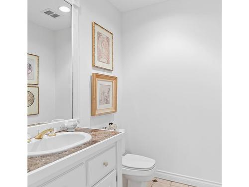 250 Channel Ridge Dr, Salt Spring, BC - Indoor Photo Showing Bathroom