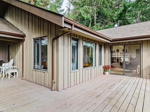 250 Channel Ridge Dr, Salt Spring, BC - Outdoor With Deck Patio Veranda With Exterior