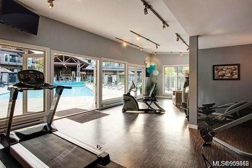 422-1175 Resort Dr, Parksville, BC - Indoor Photo Showing Gym Room