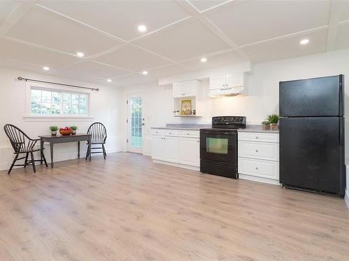 1101 Darcy Lane, Saanich, BC - Indoor Photo Showing Kitchen